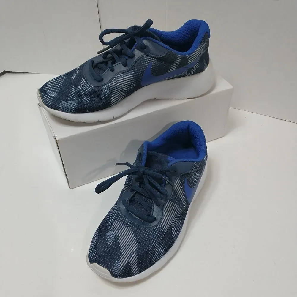 Nike Tanjun (GS) Unisex 833671-401 Youth Size 6  BLUE/MULTI COLOR